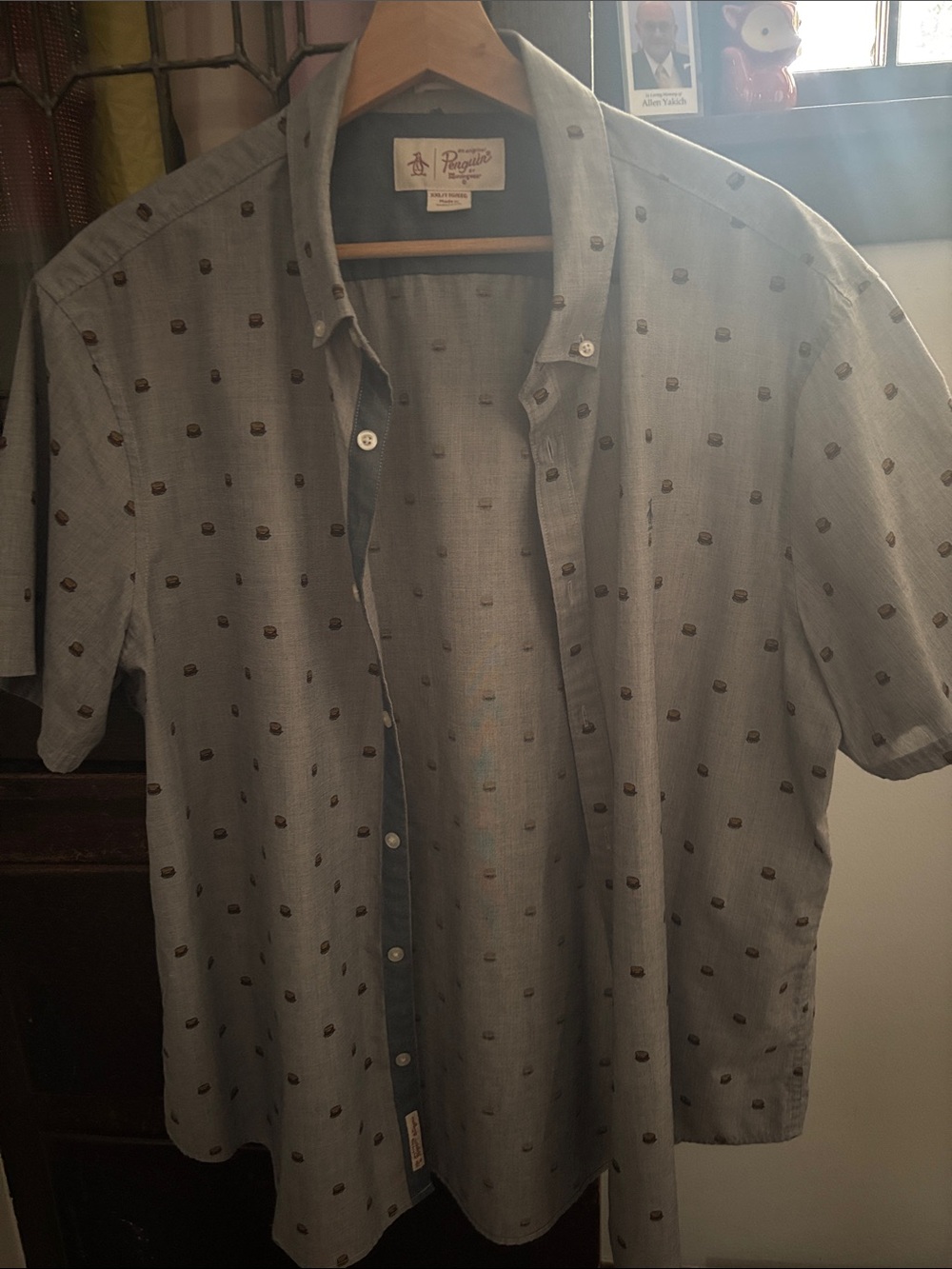 Penguin’s Men's Light Gray with hamburger Short Sleeve Button-Up Shirts Size XXL